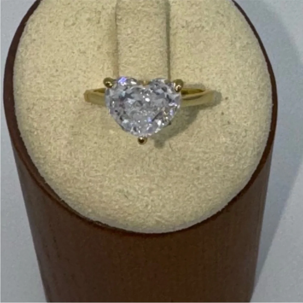 14k 2ct Heart Ring - Picture 9 of 12
